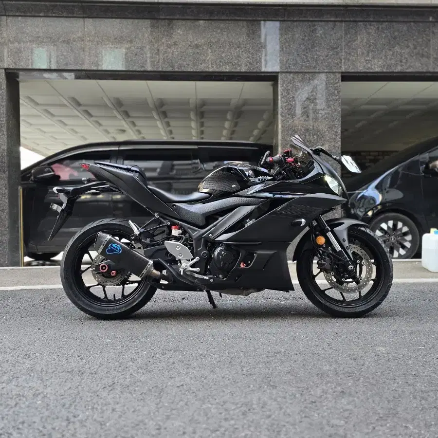 2020년식 야마하 YZF-R3 블랙 A급상태! 떼르미뇨니 옵션차량!