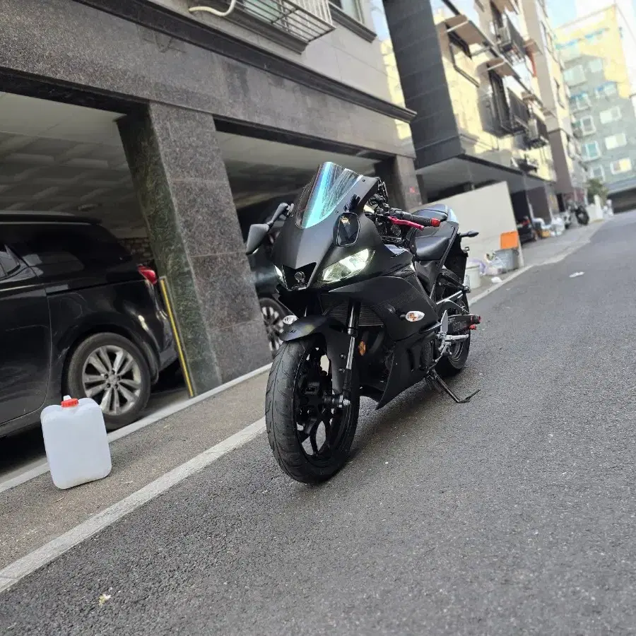 2020년식 야마하 YZF-R3 블랙 A급상태! 떼르미뇨니 옵션차량!