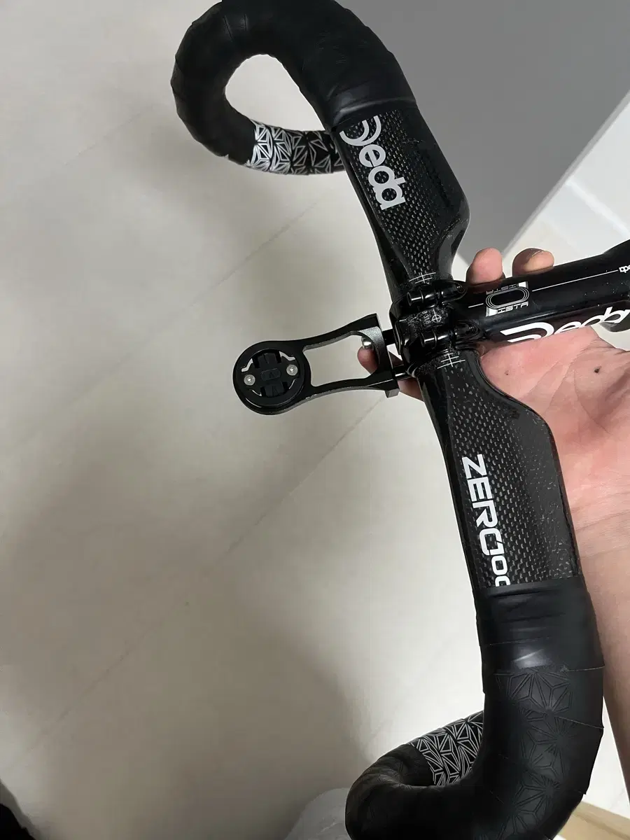 sell, handlebar and stem (carbon handlebar + stem)