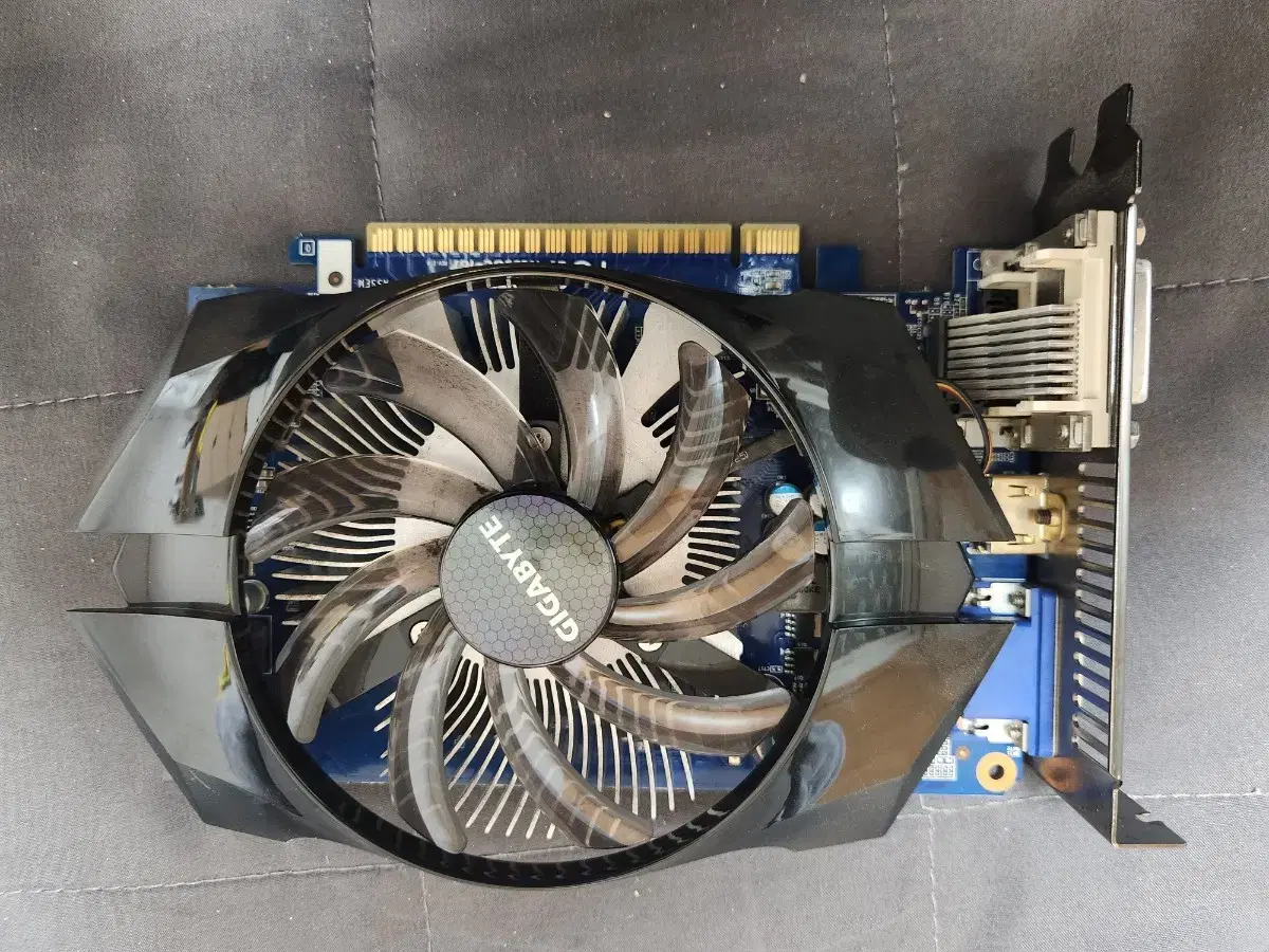 상태 좋은 지포스 GTX 650 GDDR5 팝니다.