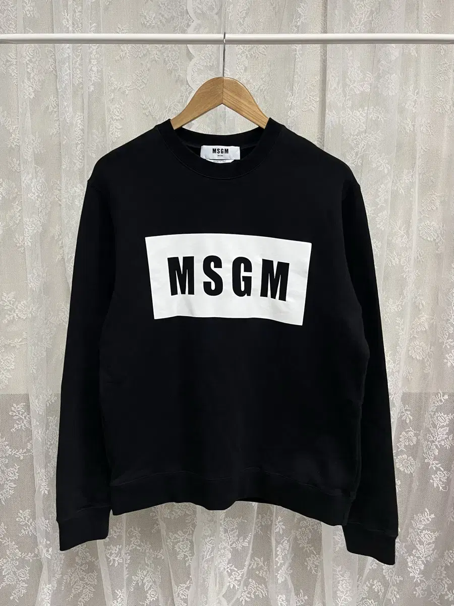 L) MSGM 박스 로고 맨투맨 블랙