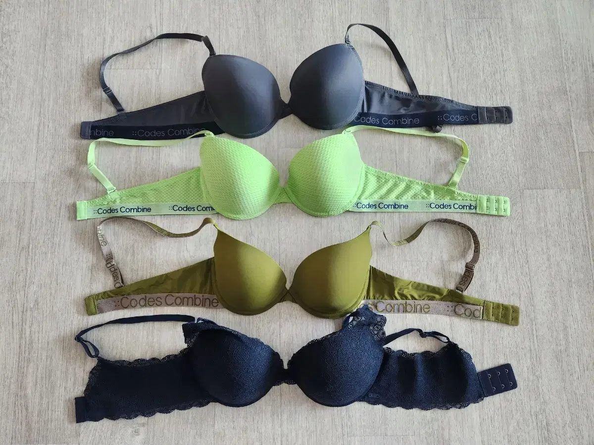 Codes Combine Bra 80B.