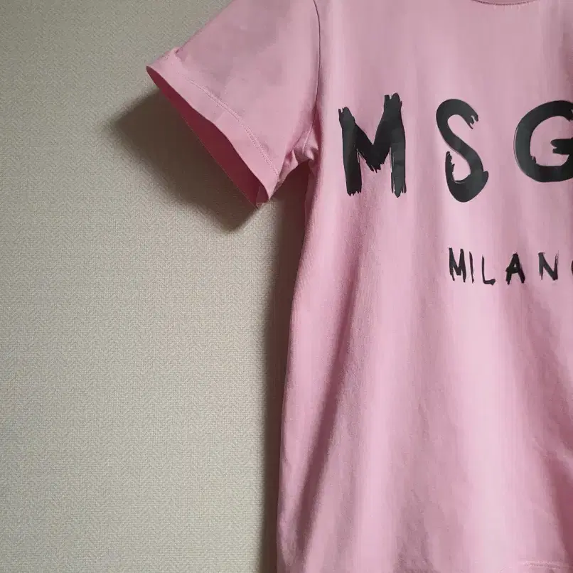 msgm 엠에스지엠 레터링 핑크 티셔츠 xs사이즈