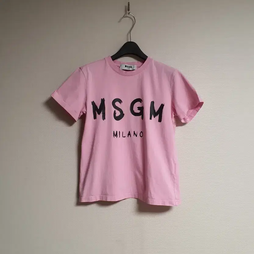 msgm 엠에스지엠 레터링 핑크 티셔츠 xs사이즈