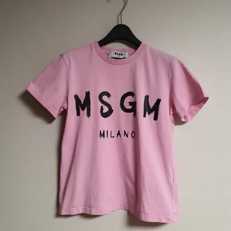 msgm 엠에스지엠 레터링 핑크 티셔츠 xs사이즈