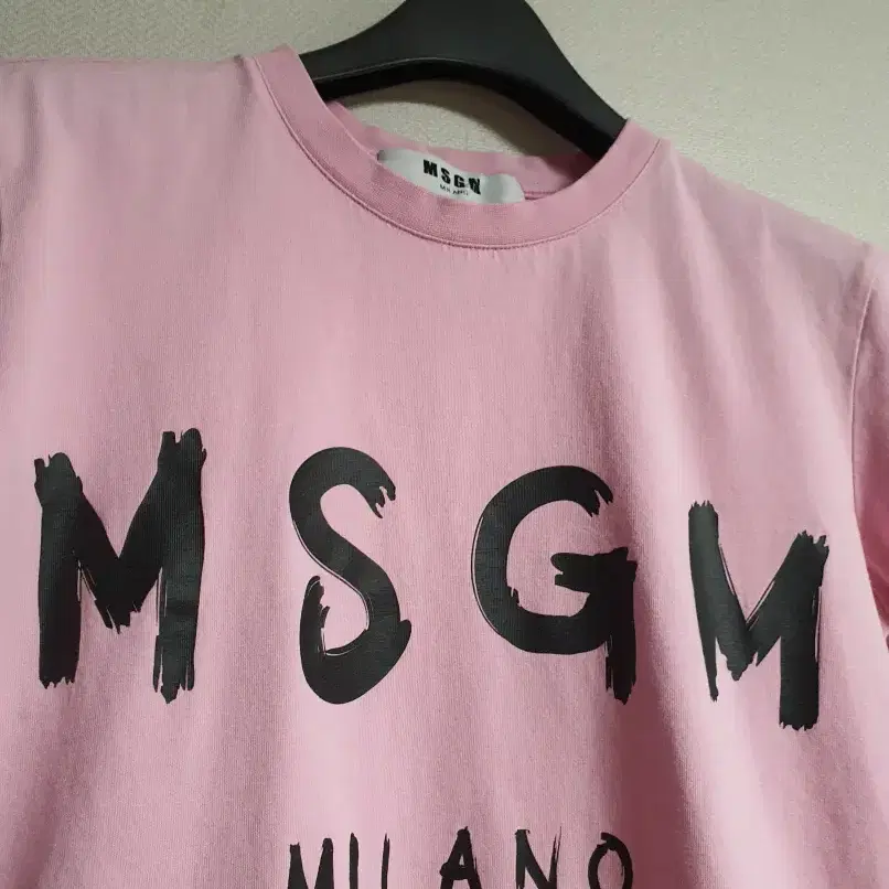 msgm 엠에스지엠 레터링 핑크 티셔츠 xs사이즈