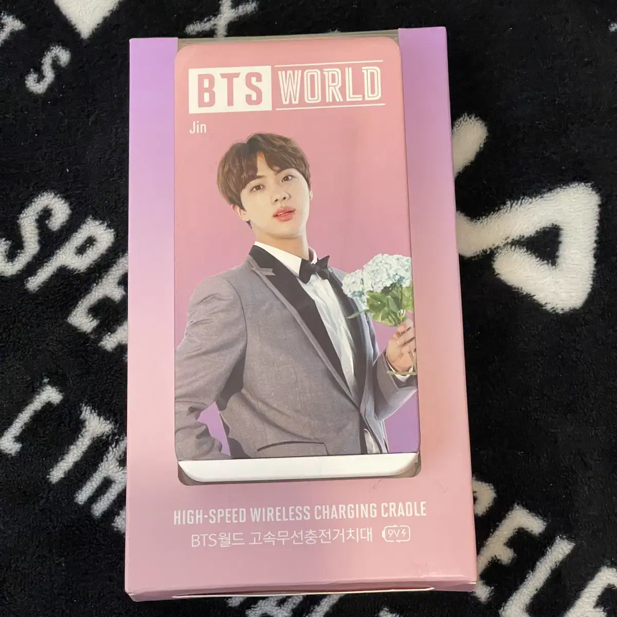 방탄소년단 BTS WORLD 고속 무선충전거치대 진 버전 개봉