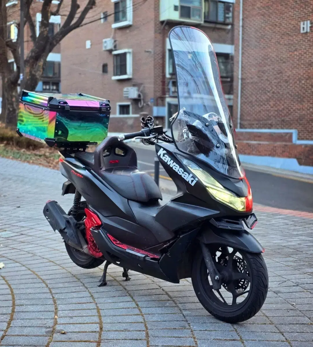 22년식 PCX125 ABS 풀튜닝 미니큐브 팝니다