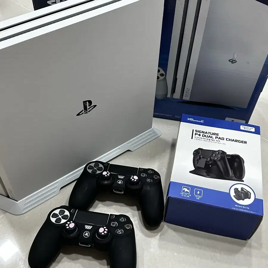 PS4 PRO 7218 화이트 (SSD 추가, 풀박스)