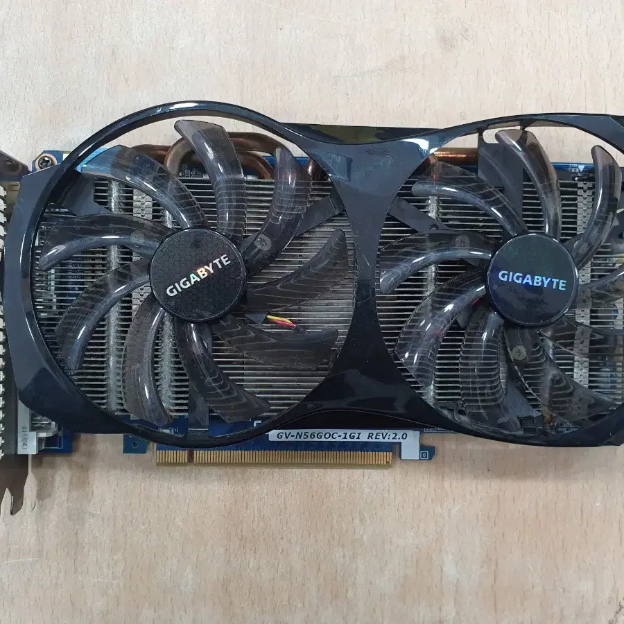 기가바이트 GTX 560 OC 1G 그래픽카드 팬소음