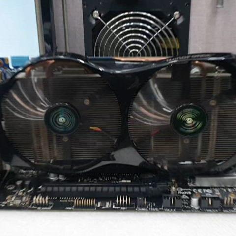 기가바이트 GTX 560 OC 1G 그래픽카드 팬소음