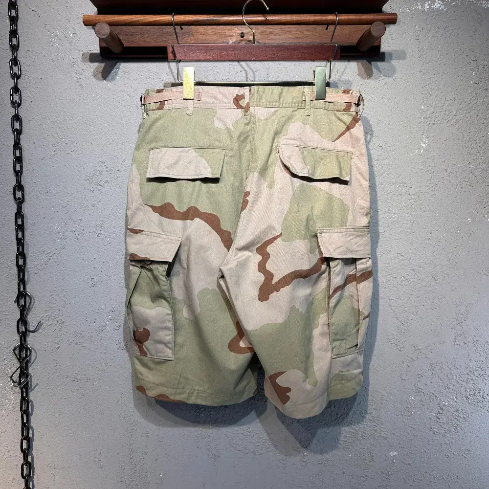 31~35in 90s DEADSTOCK US army Camo Short