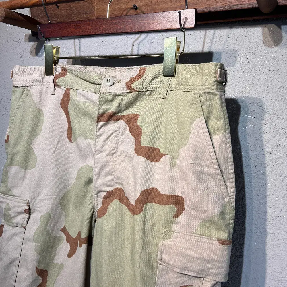 31~35in 90s DEADSTOCK US army Camo Short