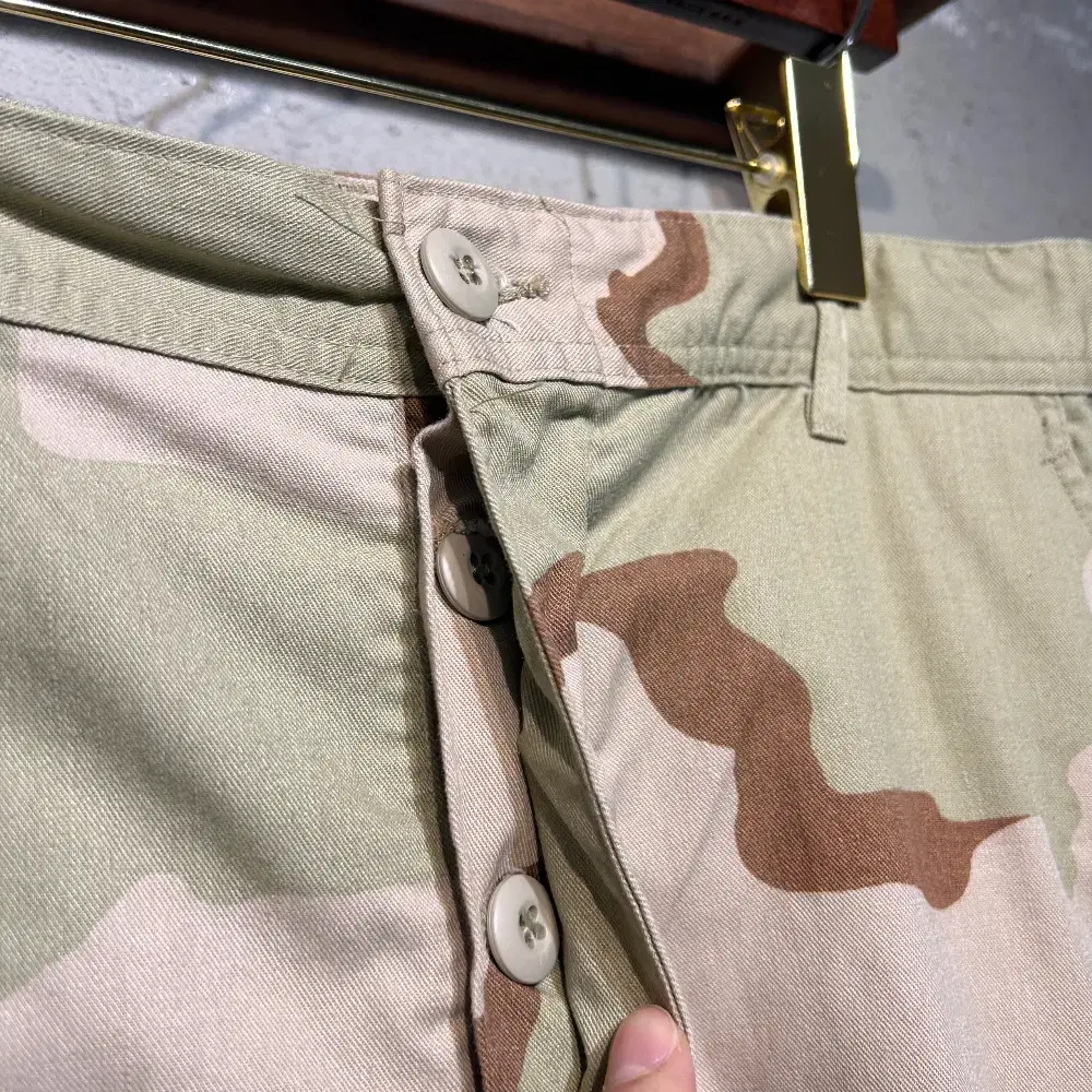 31~35in 90s DEADSTOCK US army Camo Short