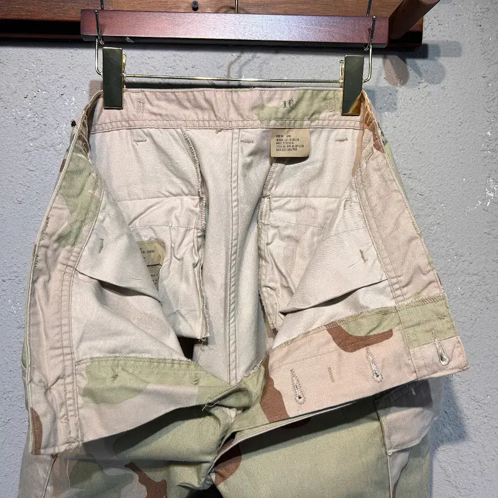 31~35in 90s DEADSTOCK US army Camo Short