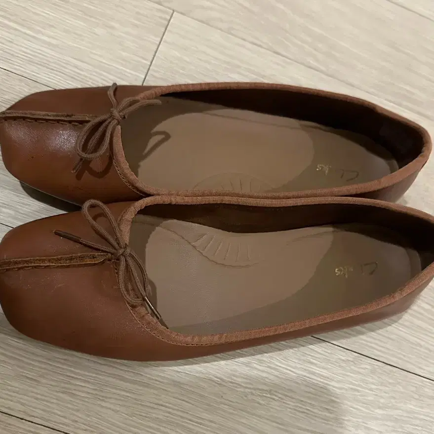 (CLARKS)클락스 플랫슈즈(발레리나슈즈)240