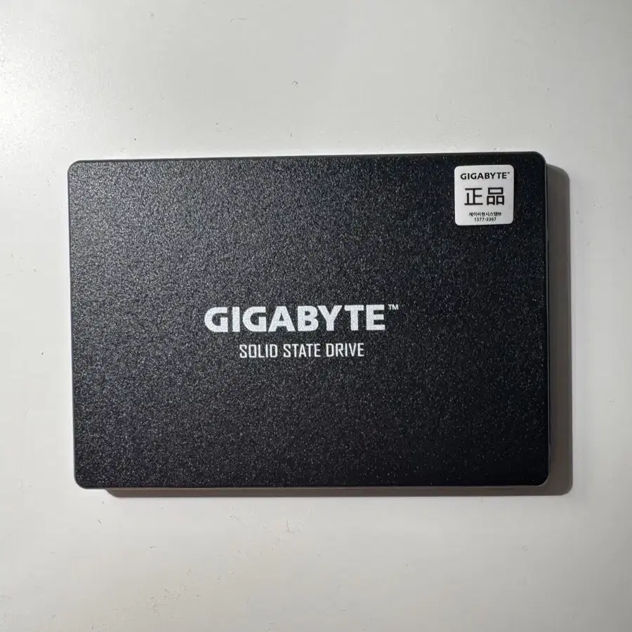 기가바이트 SATA3 SSD 1TB  팝니다.