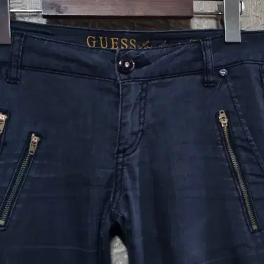 GUESS   스판 바지  26