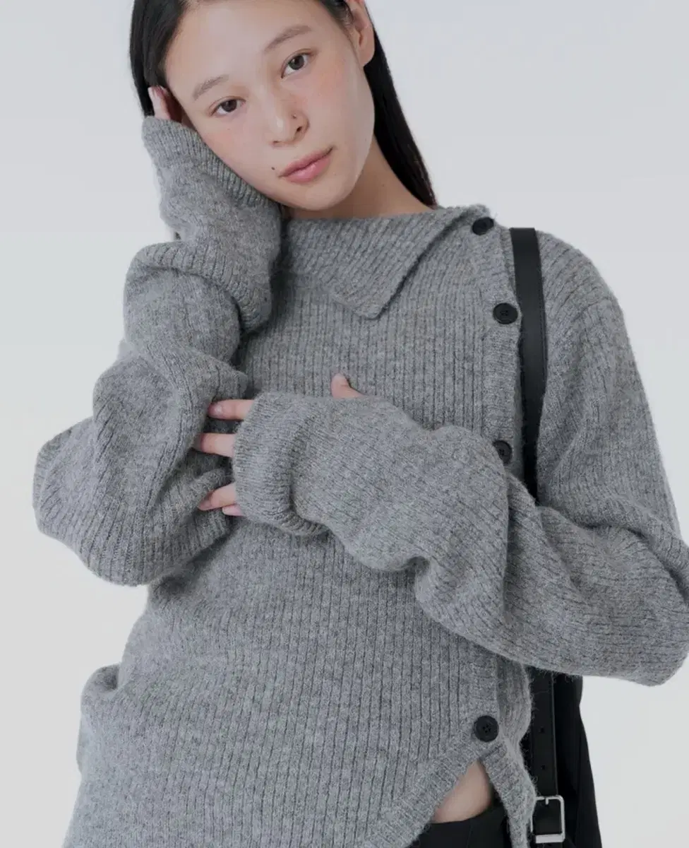 Mickey Seoul Side Button Knit Gray