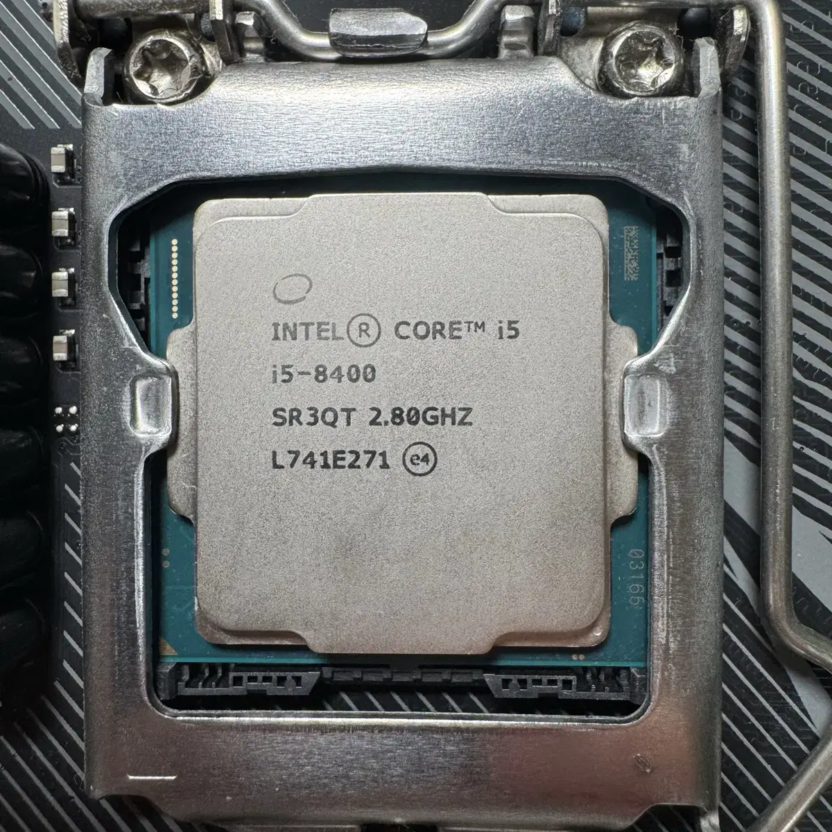 메인보드 ASUS Z370-I / 인텔 i5 8400 / 램16기가