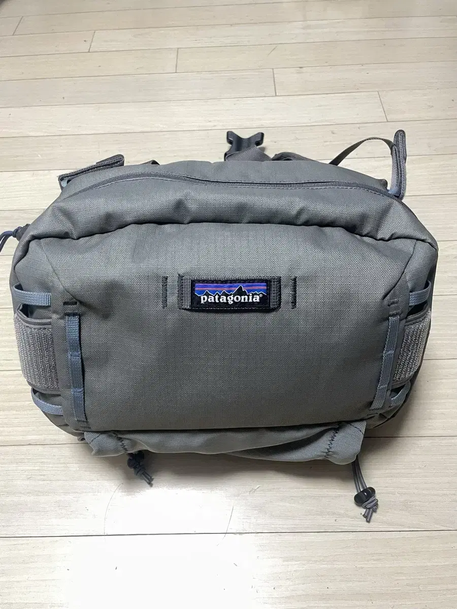 Selling a Patagonia Stealth Hip Pack. 11L Gray