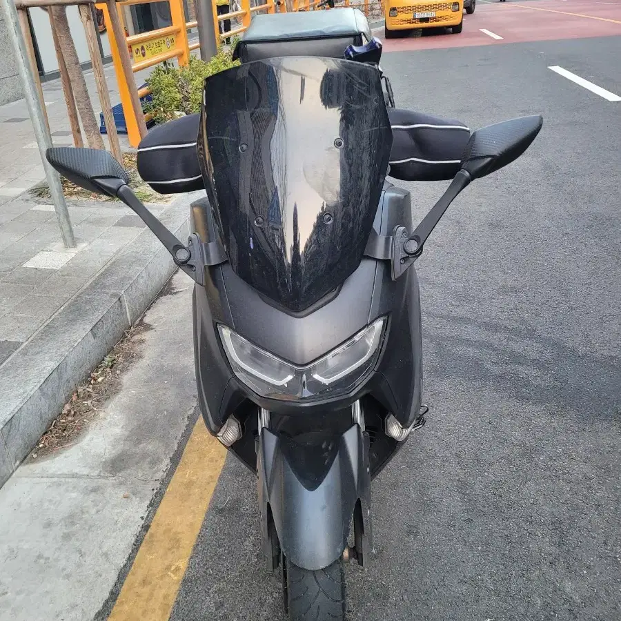 23년식 nmax125 팝니다.