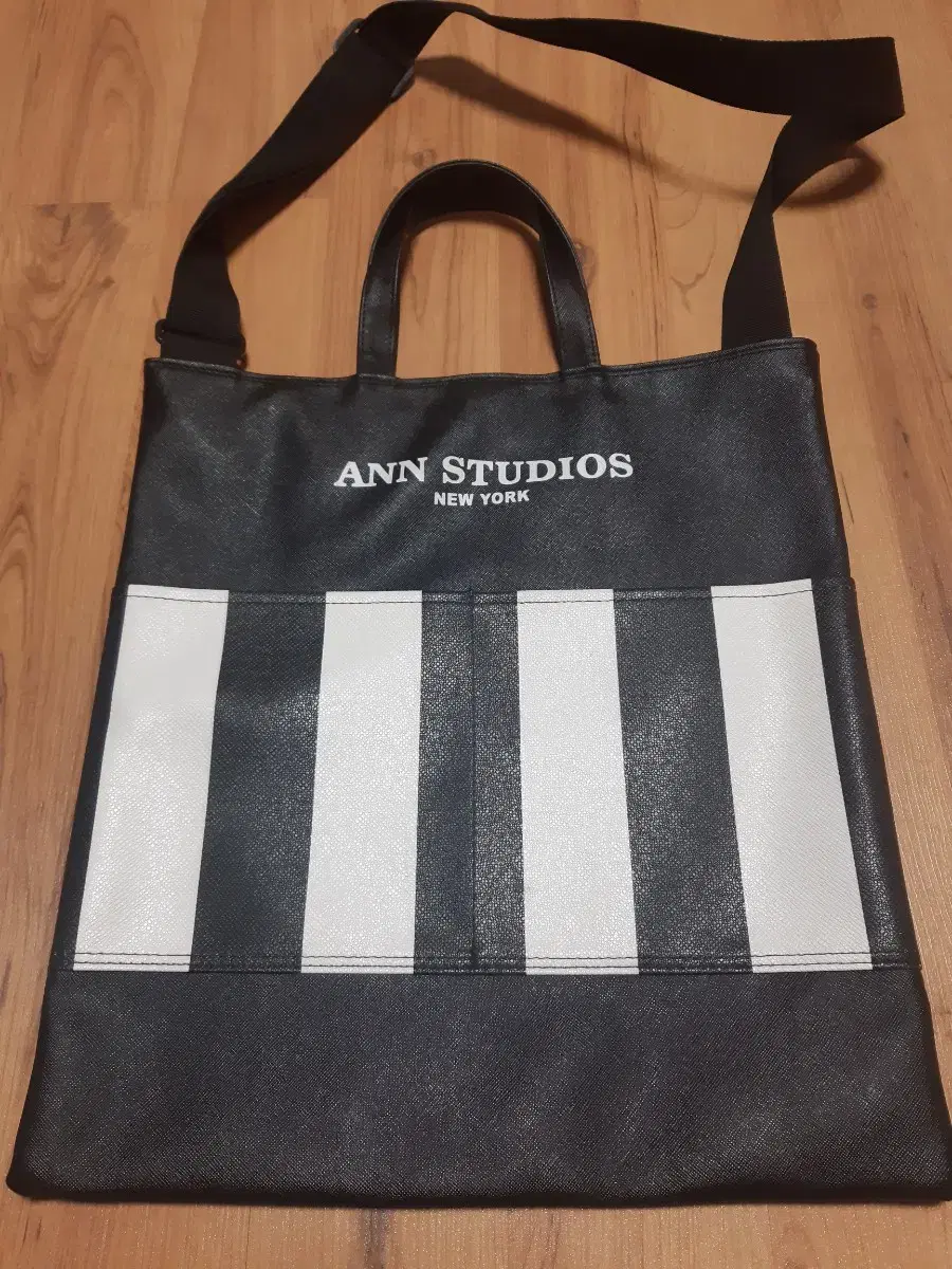 ANN STUDIOS NEW YORK 검은색 크로스백 가방