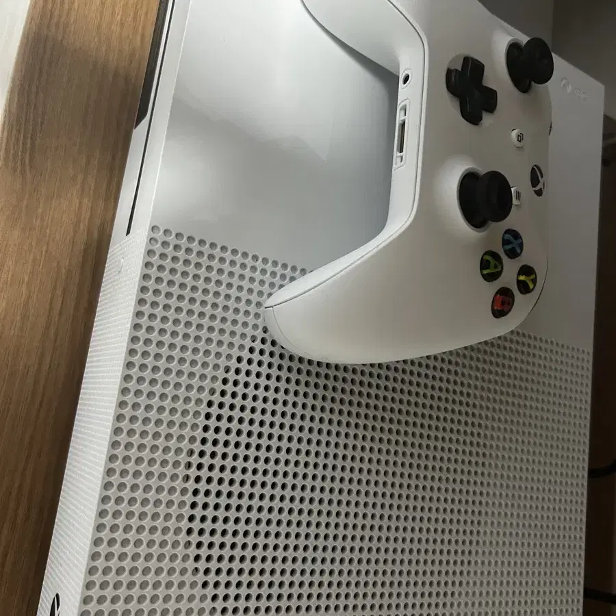 엑박 원 S (Xbox one s) + 레데리2,GTA5프리미엄에디션판매