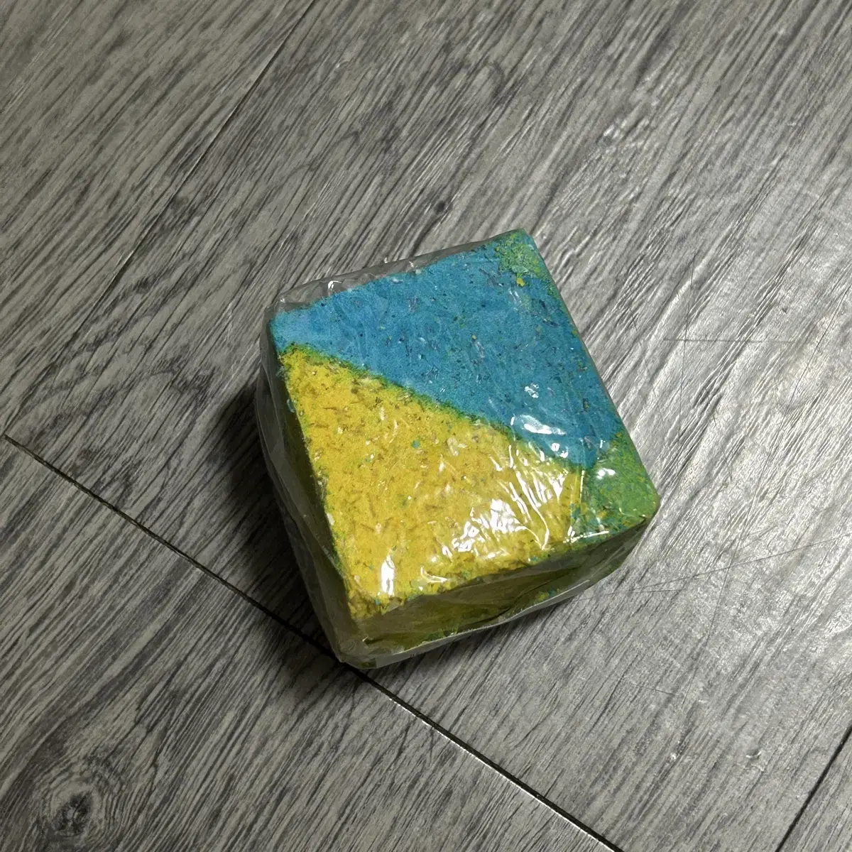 LUSH 러쉬 솔트 워터 수더 배쓰밤 입욕제