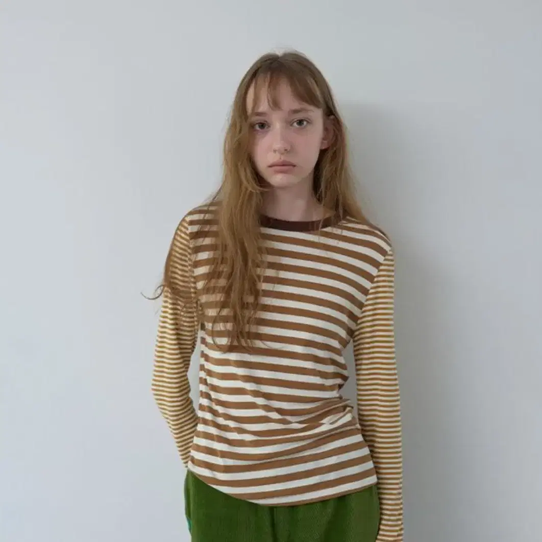 노컨텐츠  Multi stripe T _Brown