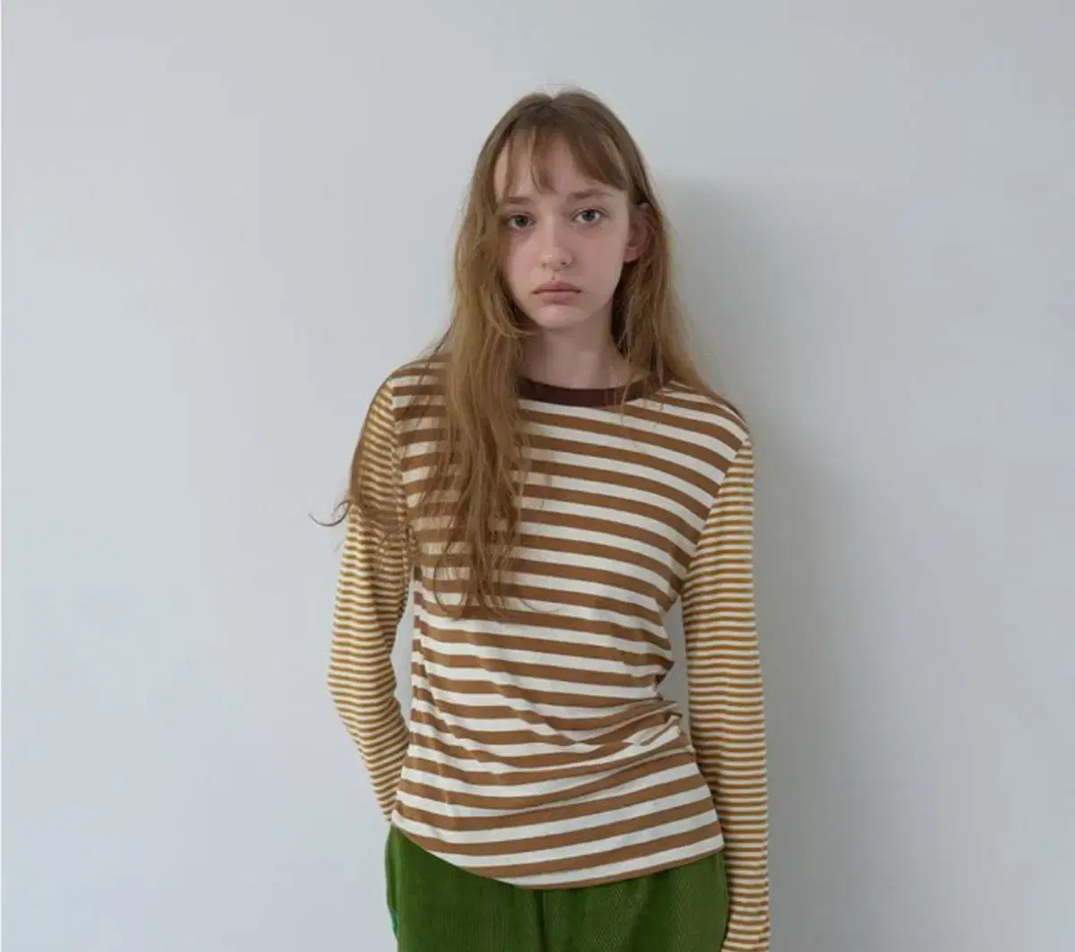 노컨텐츠  Multi stripe T _Brown