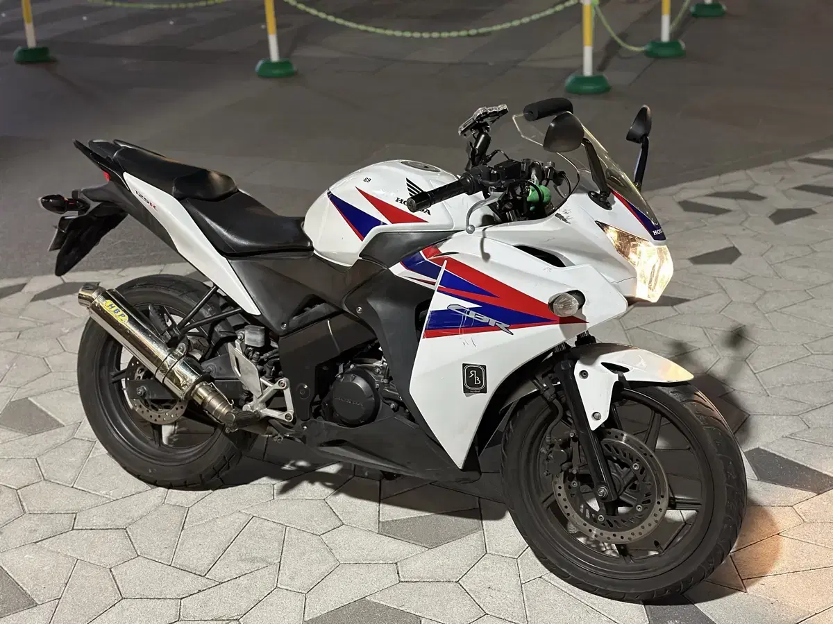 [2만키로] 혼다 Cbr125r 건담 125 알차 오토바이 판매