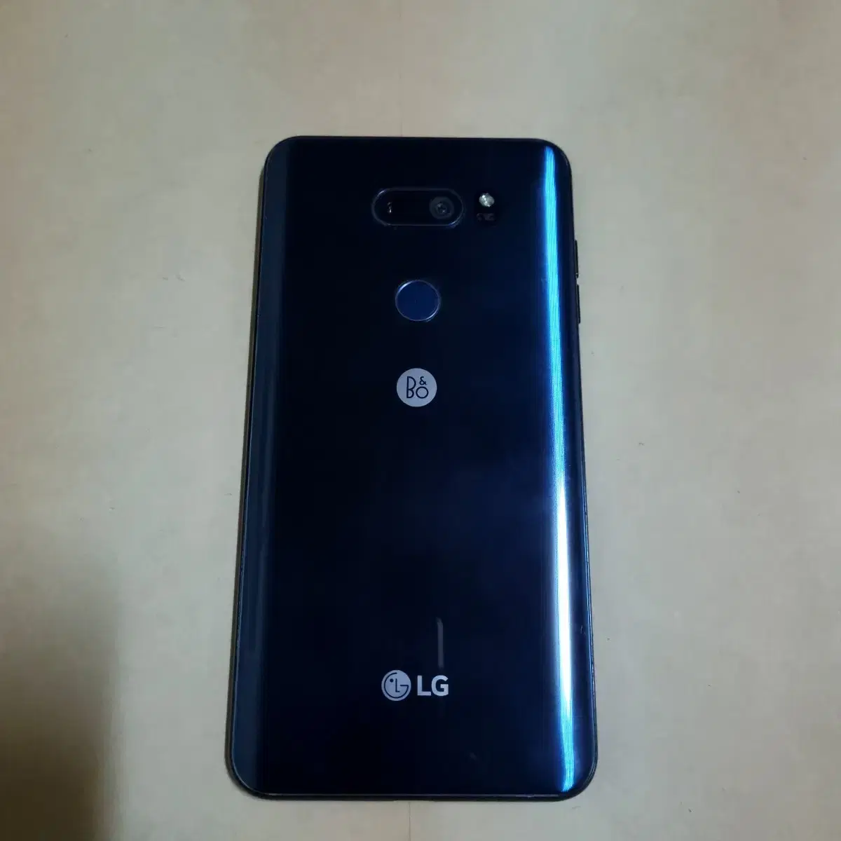 LG V30 외관 상태 매우 좋음