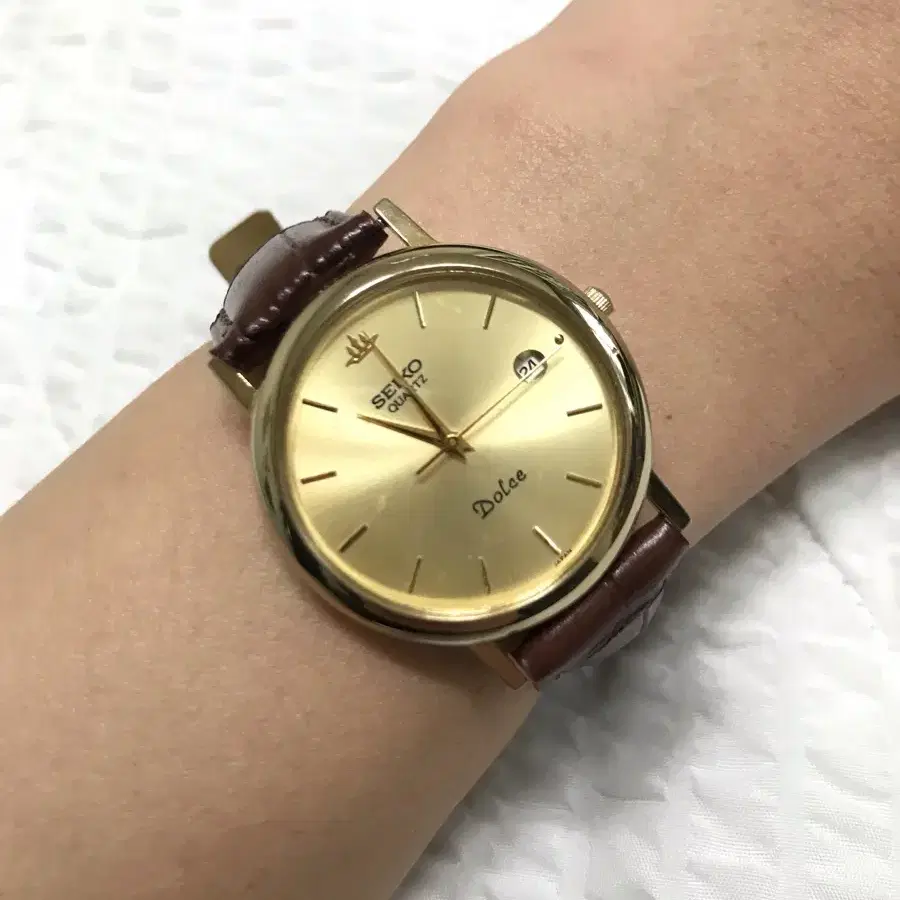 세이코 돌체 왕관 금장 쿼츠 시계 빈티지 seiko Dolce watch