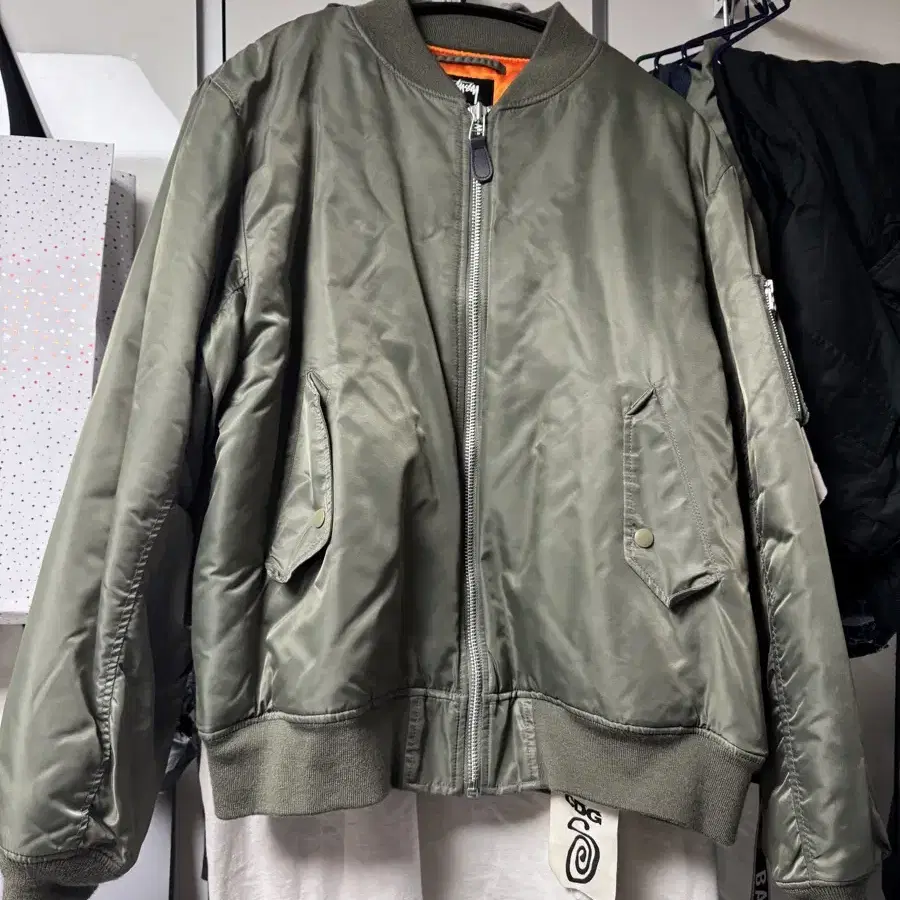 LE SSERAFIM | 르세라핌 [Le Sserafim x Peaches] Varsity