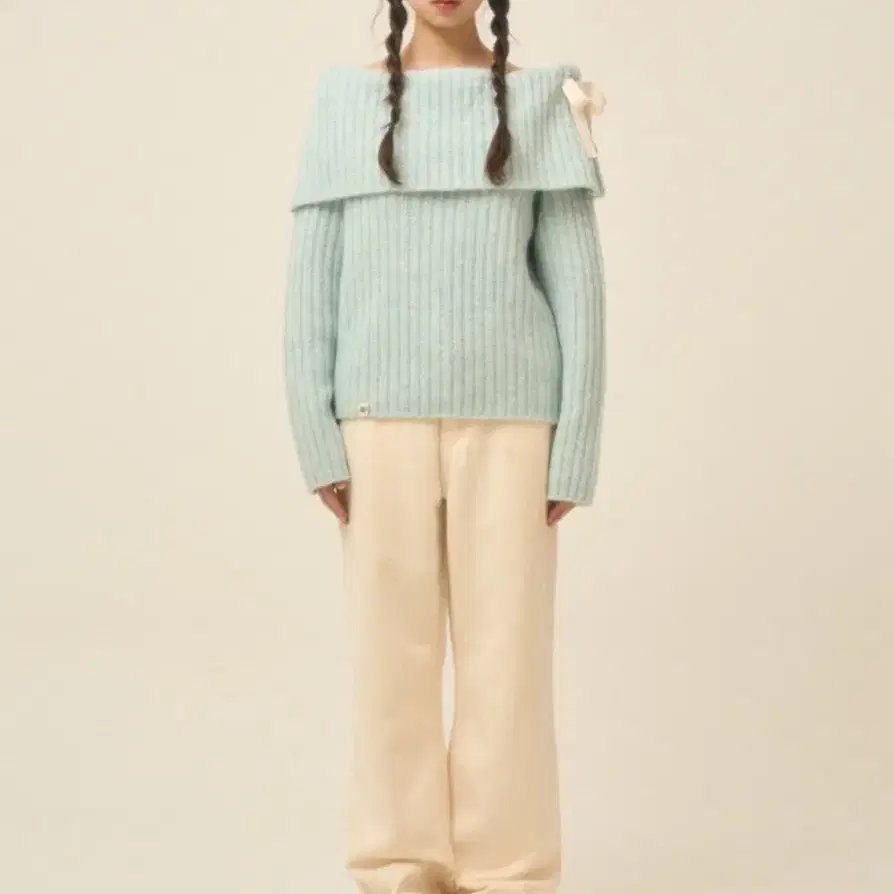 어윗 HOLIDAY OFF-SHOULDER KNIT-MINT 팝니다