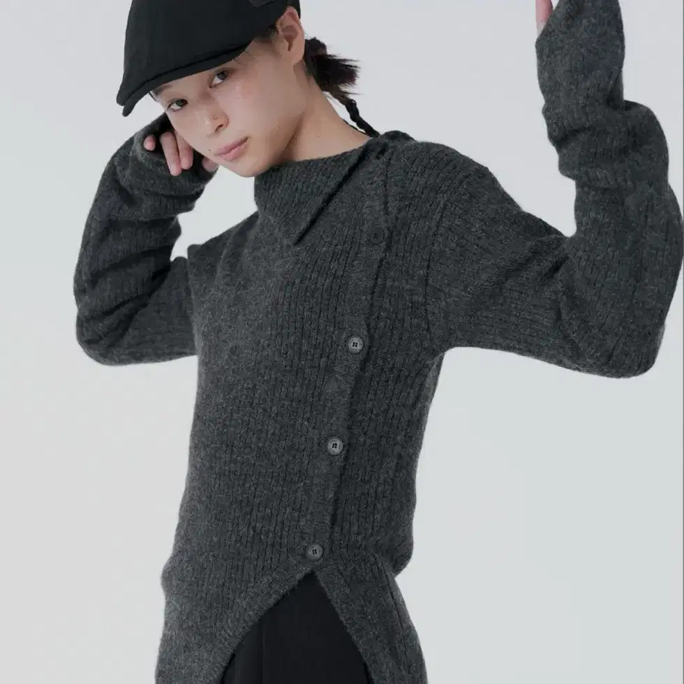 미세키서울 Side button knit CHARCOAL