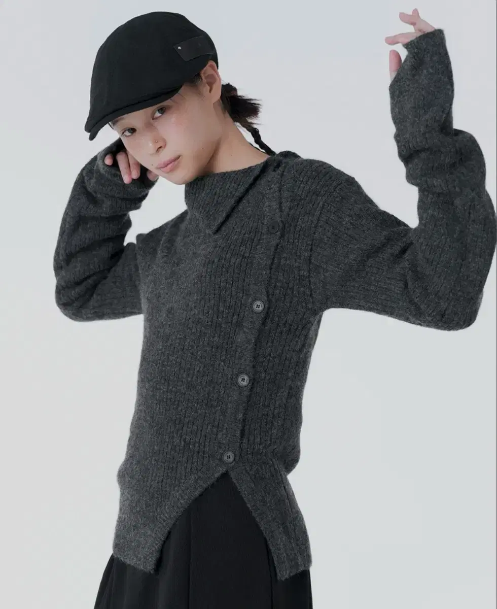 미세키서울 Side button knit CHARCOAL