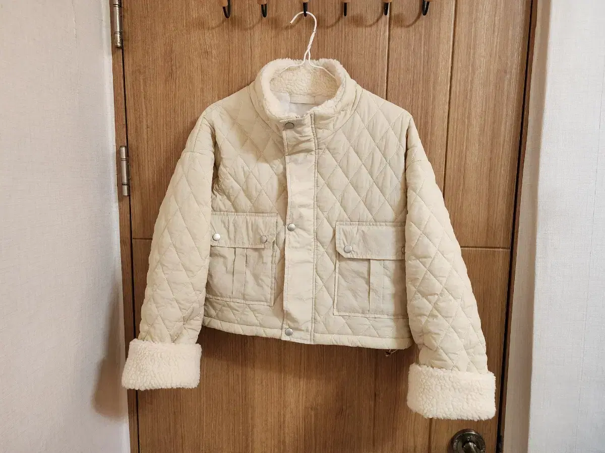 (F) Women's Paprika Boucle Sleeve Crew Quilted Padded Jacket