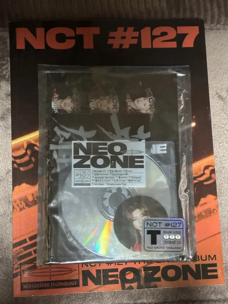 nct 127 one two three heroes t version wts