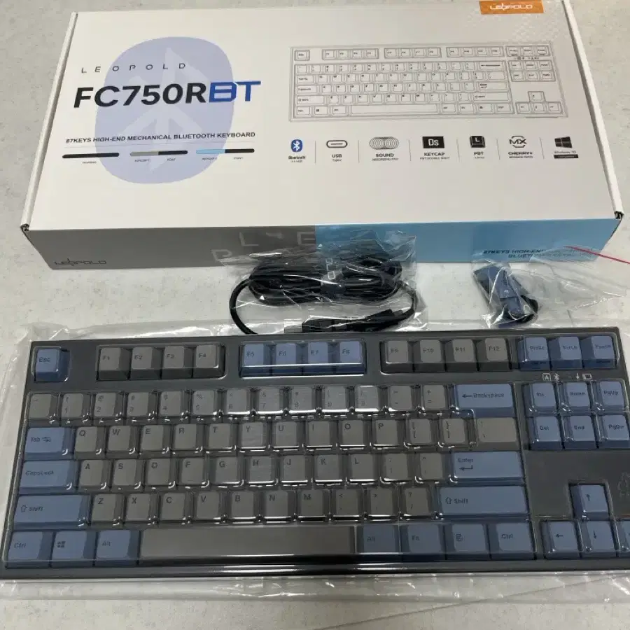 Leopold FC750RBT Gray Blue 저소음적축 영문자판