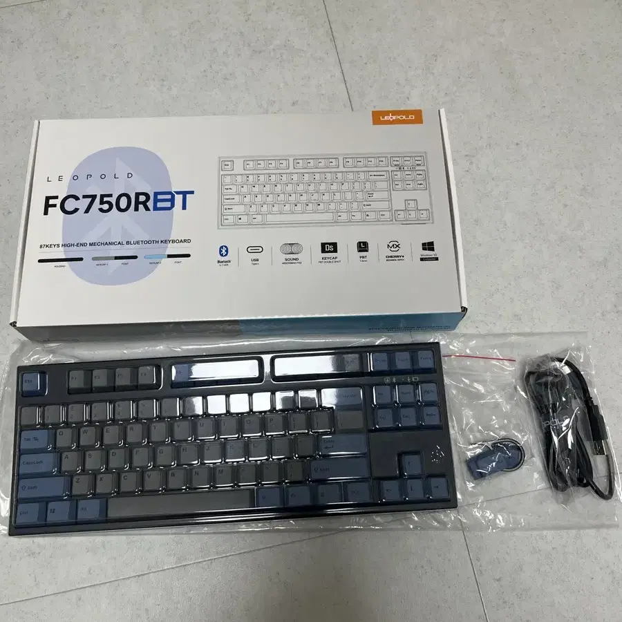 Leopold FC750RBT Gray Blue 저소음적축 영문자판