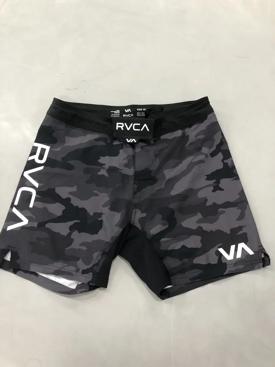 RVCA 루카 쇼츠 반바지 32사이즈