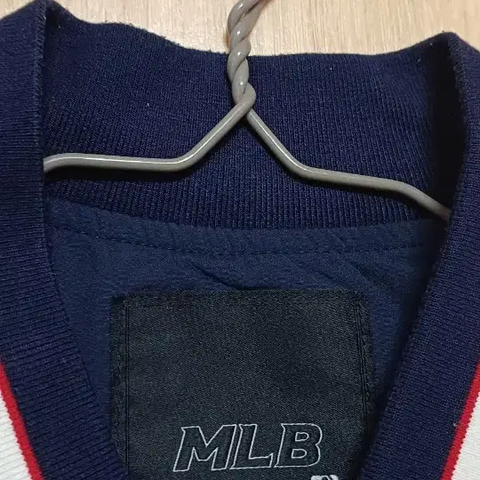 MLB 퀼팅경량조끼 공용