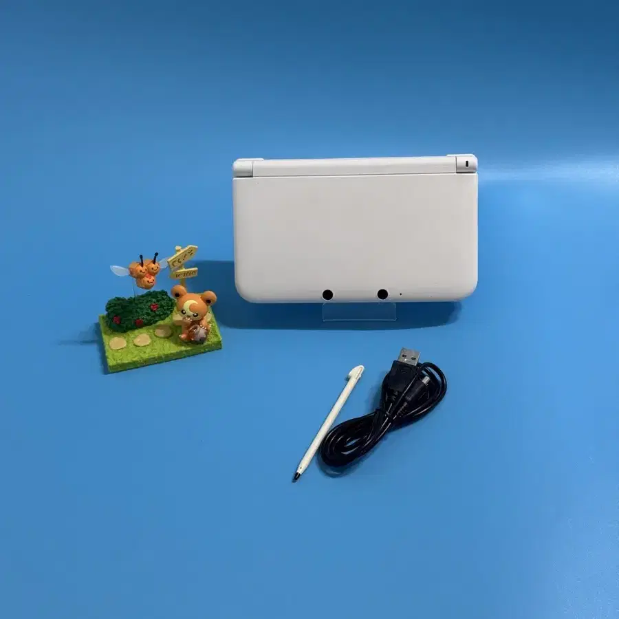 닌텐도 3DSXL 화이트 (국내정발 , 풀구성 , 작동이상무)