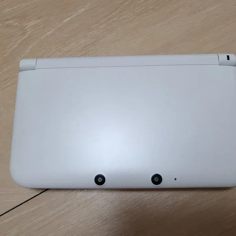 닌텐도 3DS XL 화이트 팝니다. + 칩(튀동숲, 마리오2)