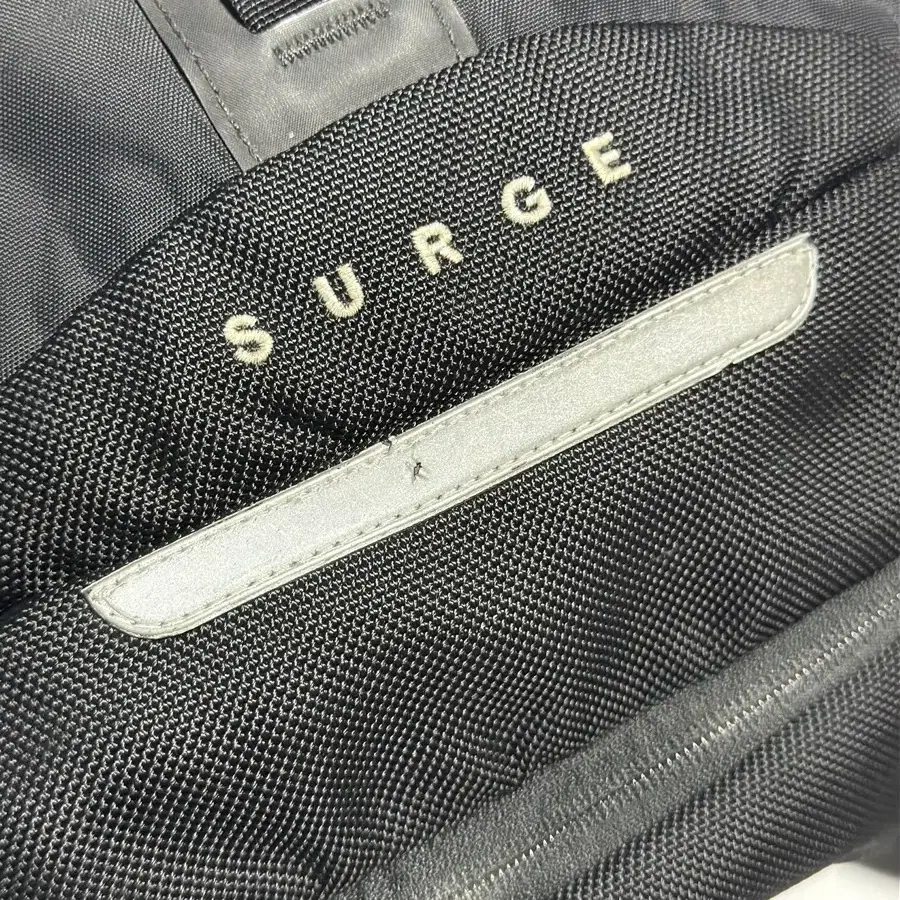 노스페이스 SURGE 딥 다크 빈티지 백팩