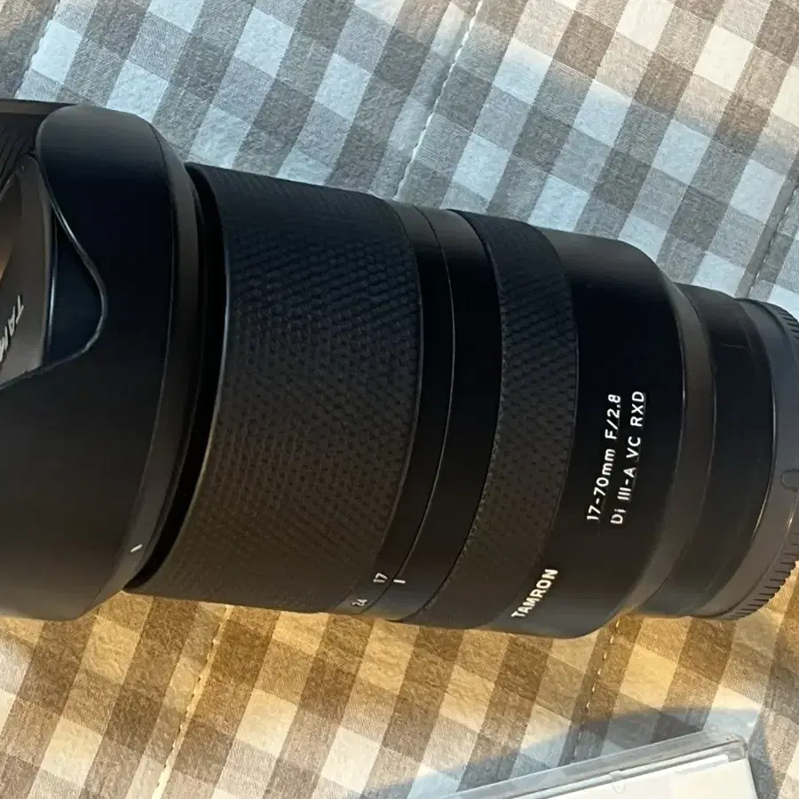 탐론 1770 f2.8고정 렌즈