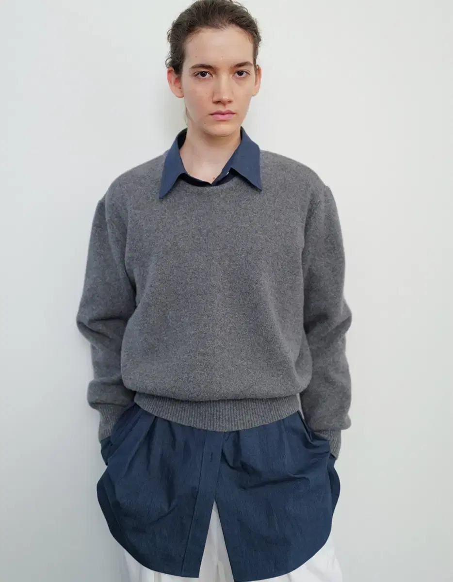 문달 Basic Round Knit in gray