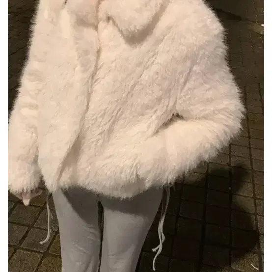 제니오 white fluffy fur jacket ivory 퍼자켓